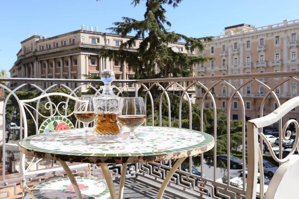 Albergo Del Centro Storico Salerno Exterior photo